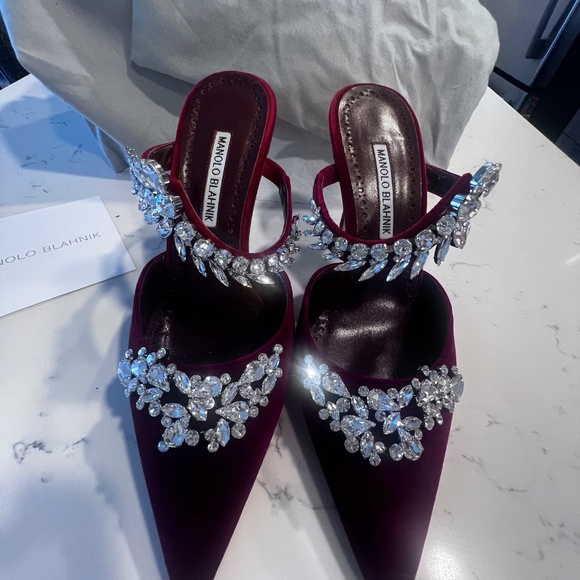 MANOLO BLAHNIK - LURUM - Burgundy VELVET Crystal Embellished - Picture 5 of 16